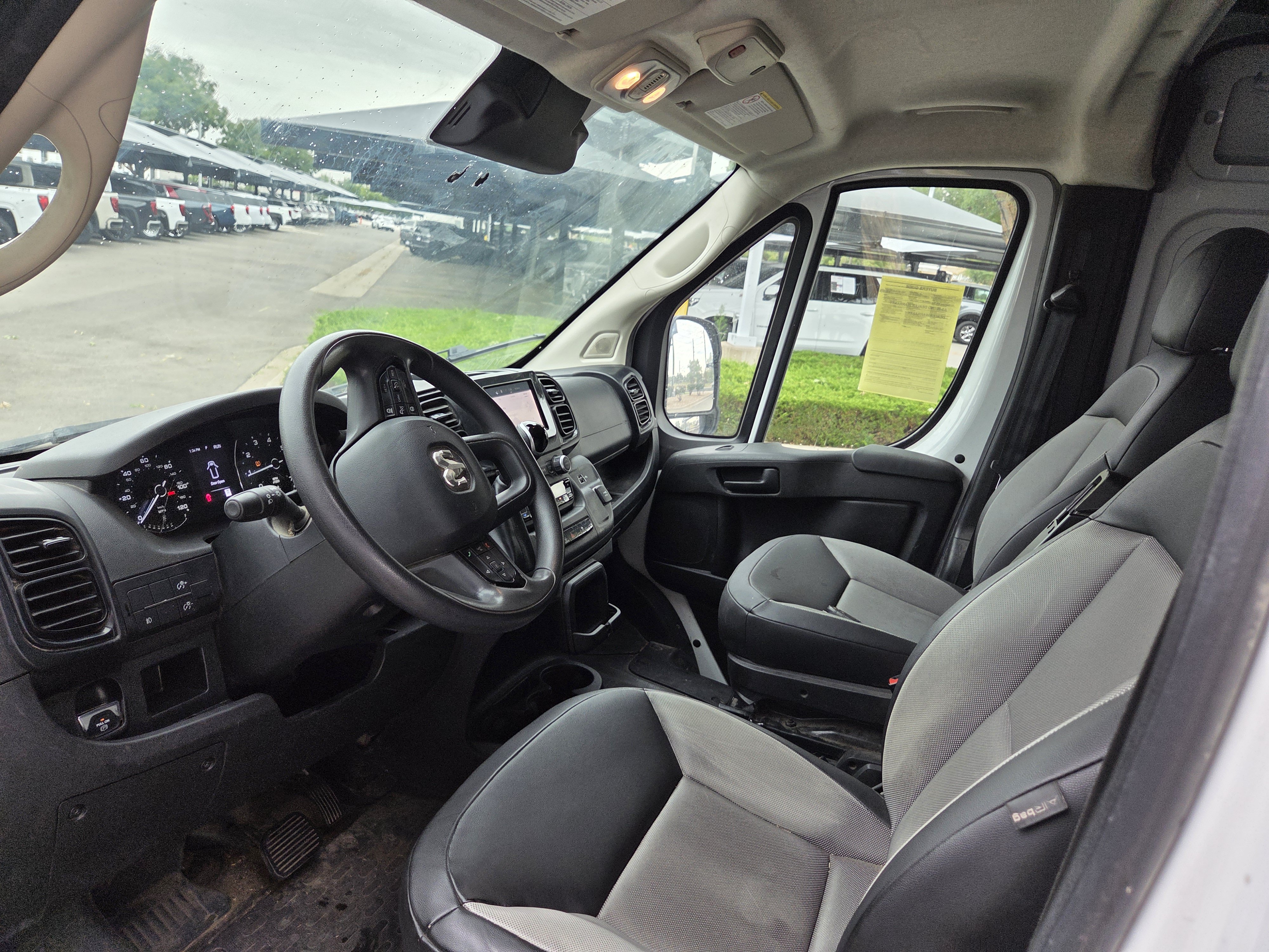 Used 2025 RAM ProMaster 2500 w/ Convenience Group FWD image 7