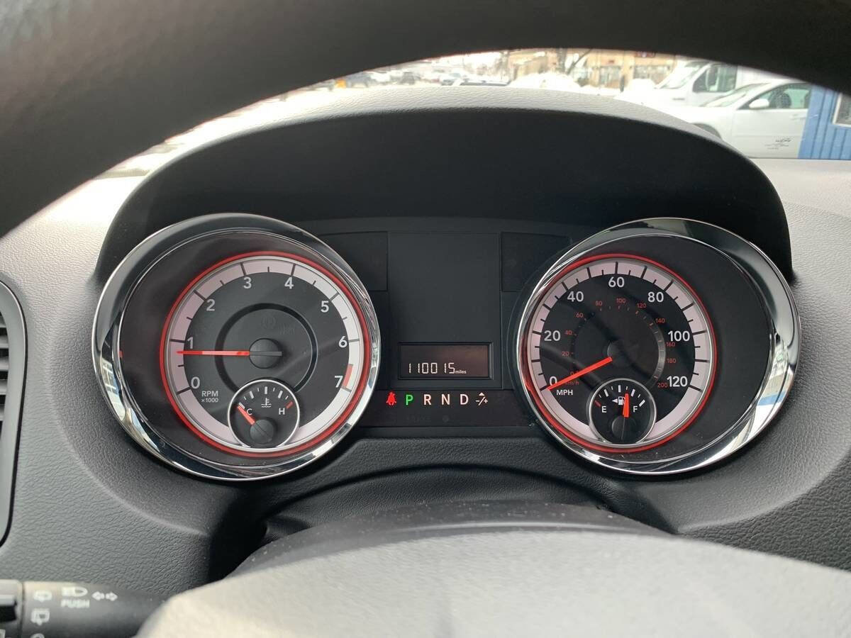 Used 2019 Dodge Grand Caravan SE w/ UConnect Hands-Free Group image 14