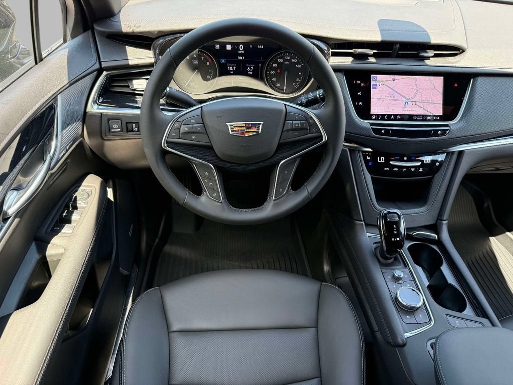 New 2026 Cadillac XT5 Premium Luxury w/ Driver Assist Package AWD/4WD image 3