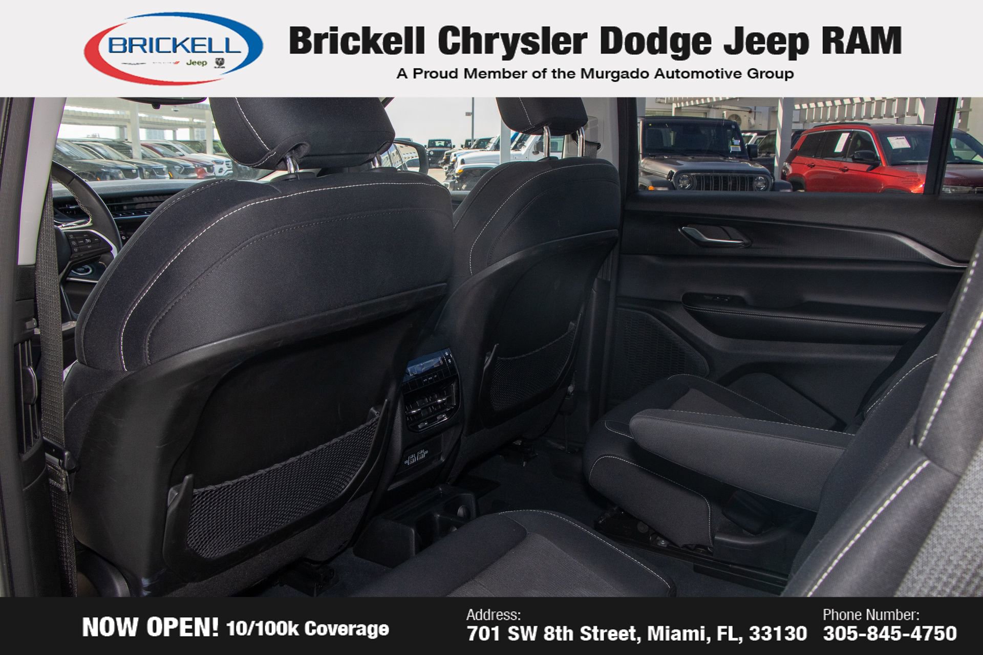 Used 2023 Jeep Grand Cherokee L Laredo image 15