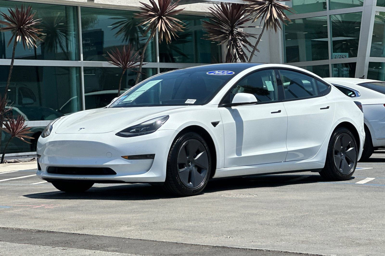 Used 2021 Tesla Model 3 Standard Range Plus RWD image 8