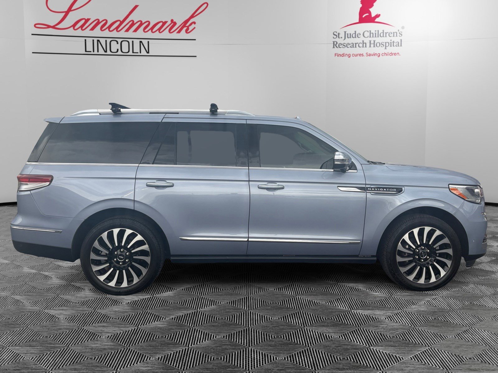 Used 2022 Lincoln Navigator Black Label image 6