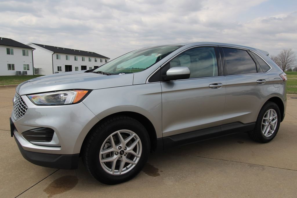 Used 2024 Ford Edge SEL image 13