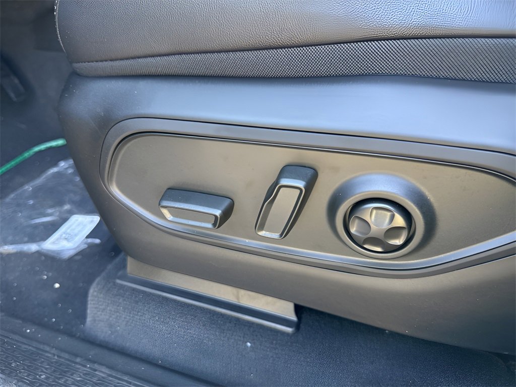 New 2025 Jeep Grand Cherokee Limited w/ Luxury Tech Group II image 24