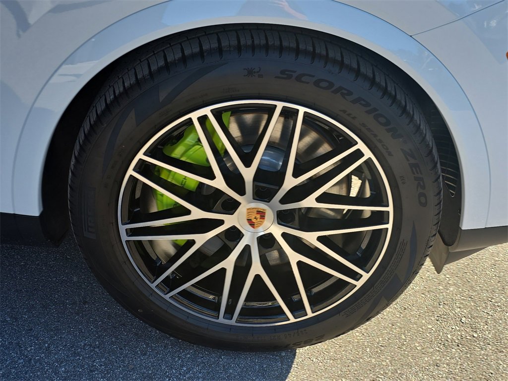 New 2026 Porsche Cayenne S image 13