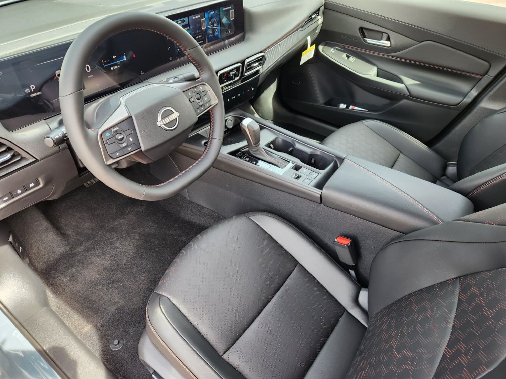 New 2027 Nissan Sentra SR w/ Floor Mat Package FWD image 10