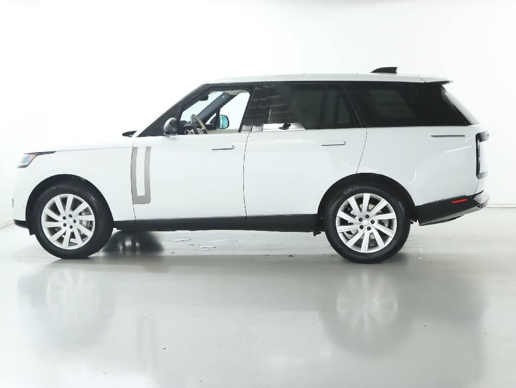 Used 2025 Land Rover Range Rover SE AWD/4WD image 4