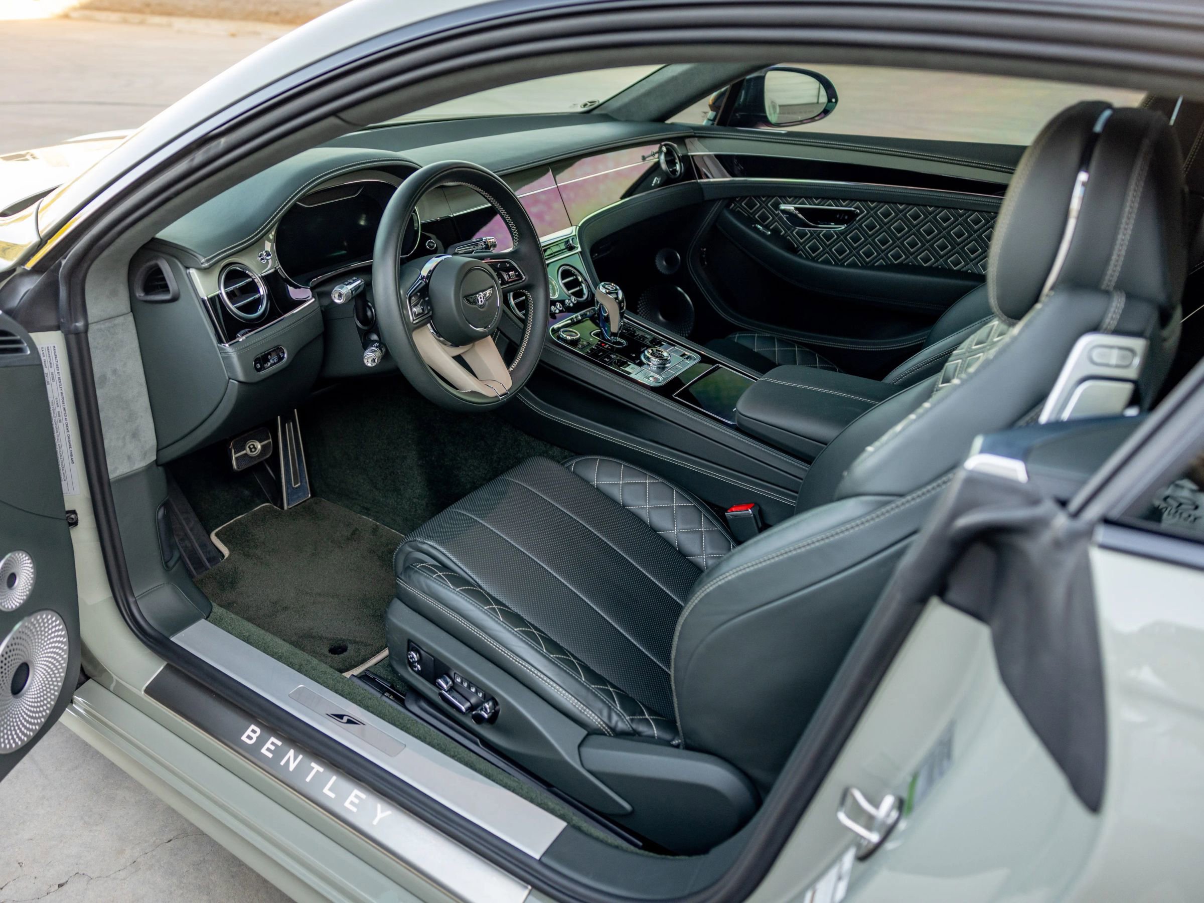 Used 2023 Bentley Continental GT Mulliner AWD/4WD image 10
