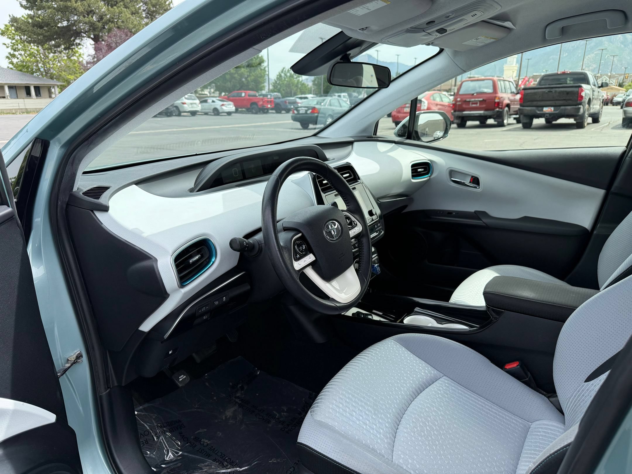 Used 2017 Toyota Prius Three FWD image 11