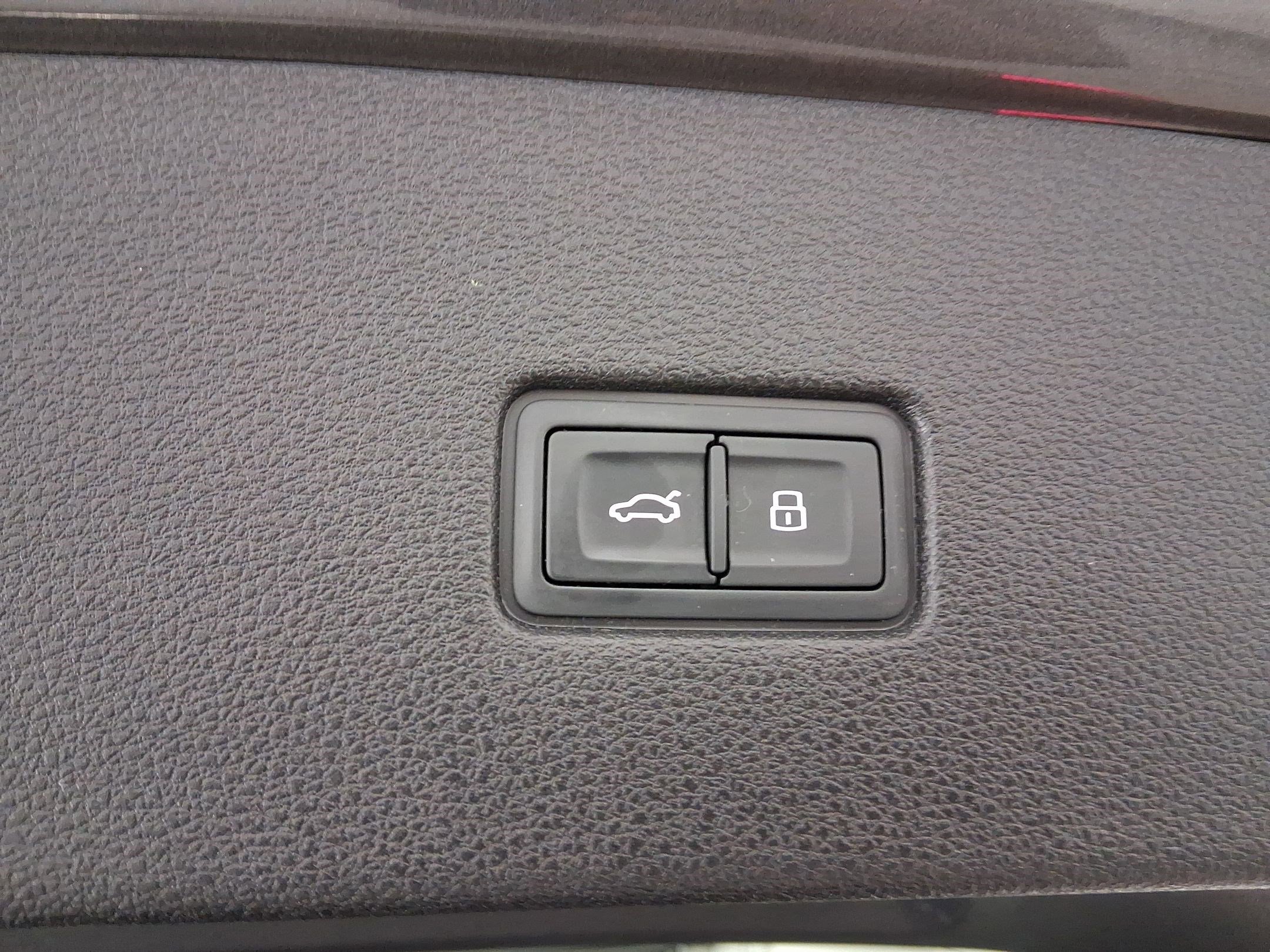 Used 2021 Audi Q8 Premium Plus w/ Premium Plus Package image 29