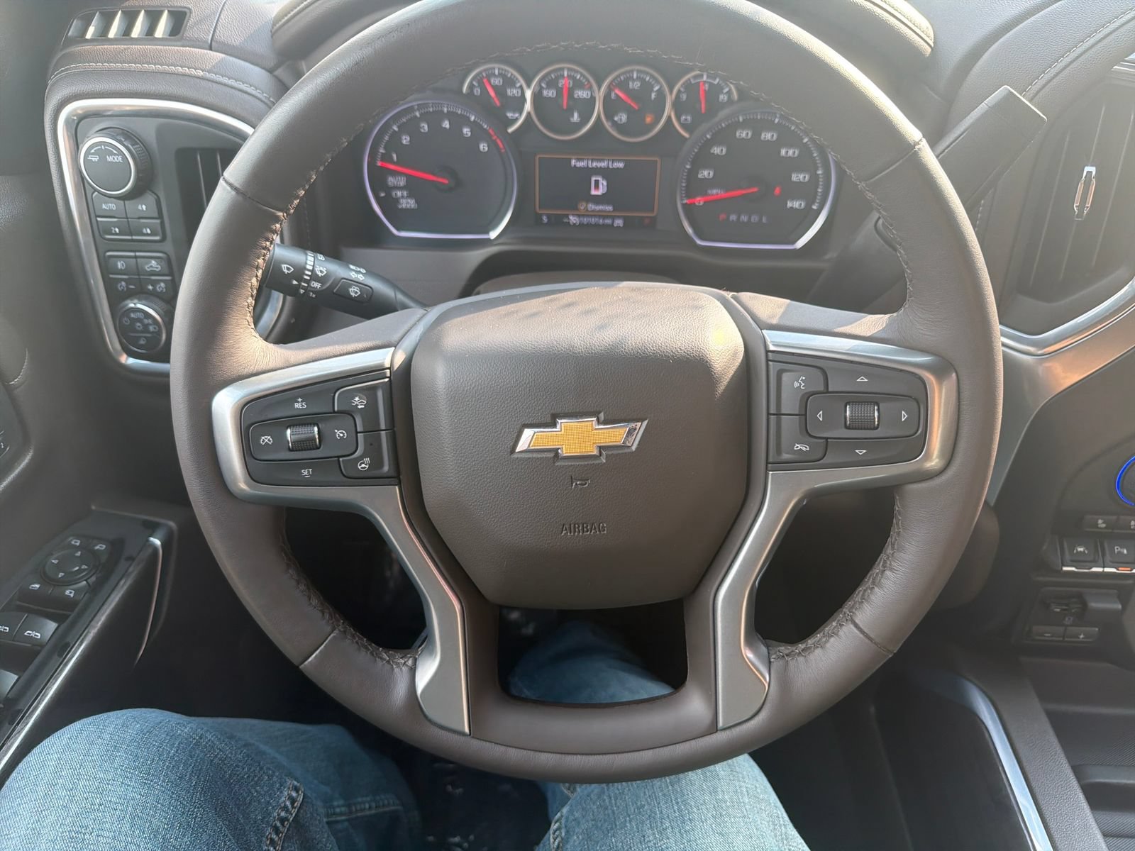 Used 2022 Chevrolet Silverado 1500 LTZ AWD/4WD image 17