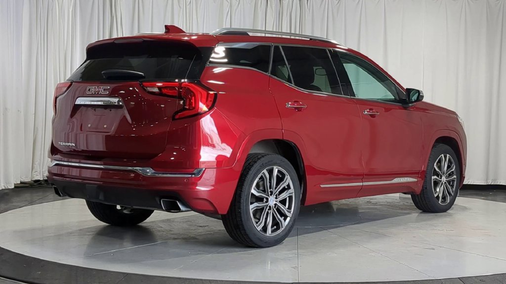 Used 2018 GMC Terrain Denali w/ Comfort Package FWD image 10