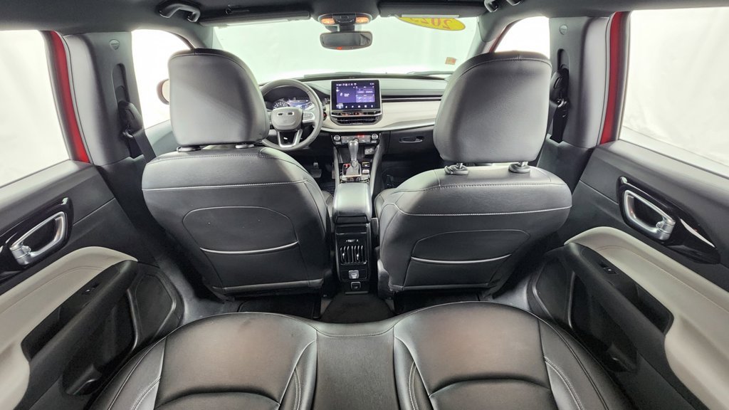 Used 2025 Jeep Compass Limited AWD/4WD image 17