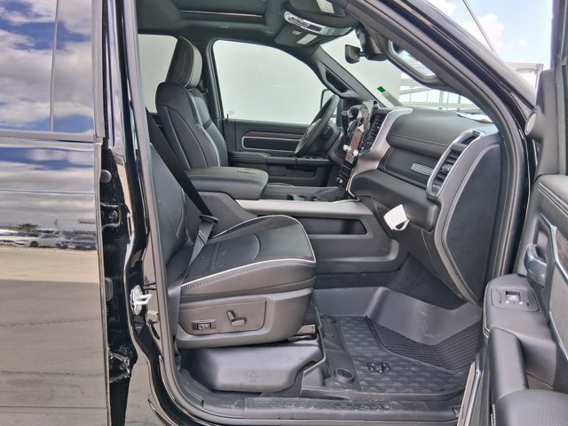 New 2026 RAM 3500 Laramie AWD/4WD image 25