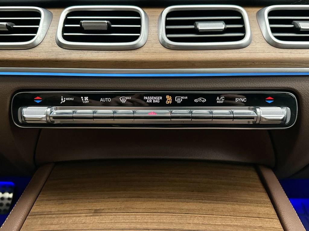 Used 2024 Mercedes-Benz GLS 450 4MATIC image 26