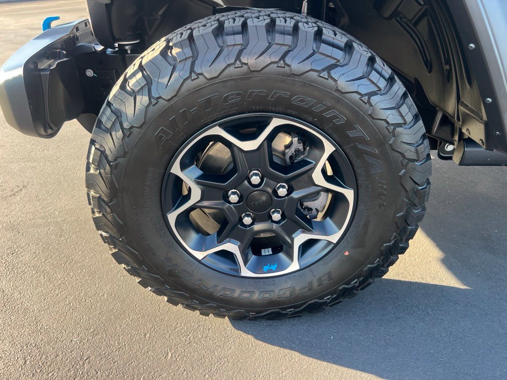 Used 2023 Jeep Wrangler Unlimited Rubicon 4xe w/ Cold Weather Group AWD/4WD image 17