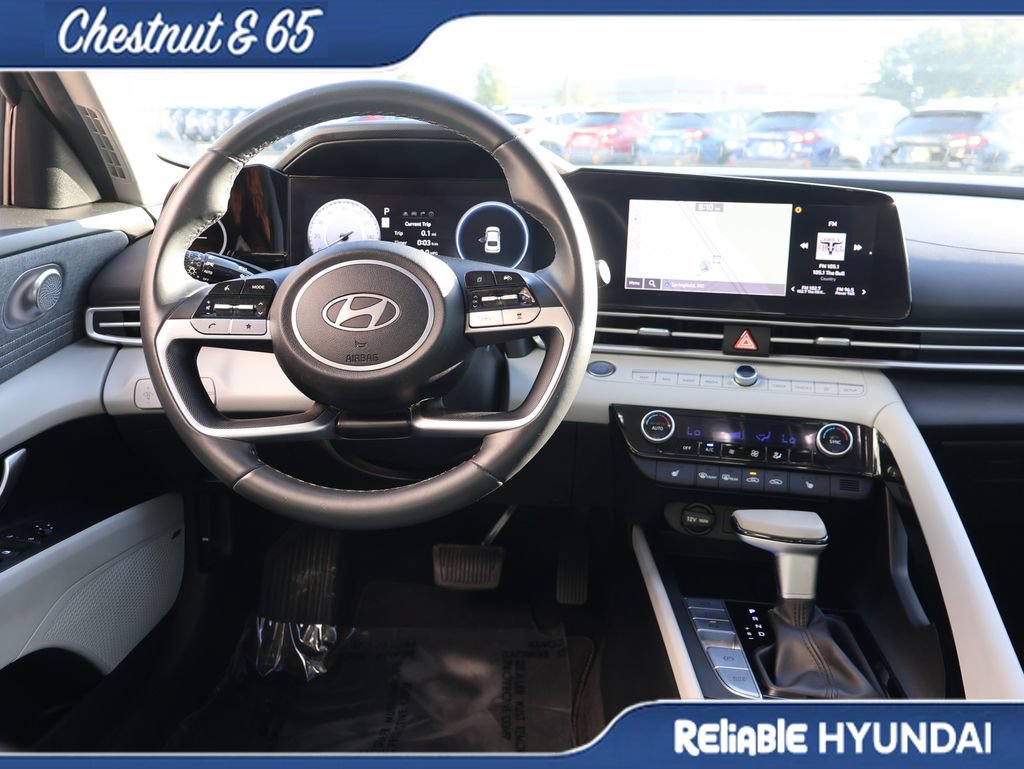 Certified 2024 Hyundai Elantra Limited FWD image 18