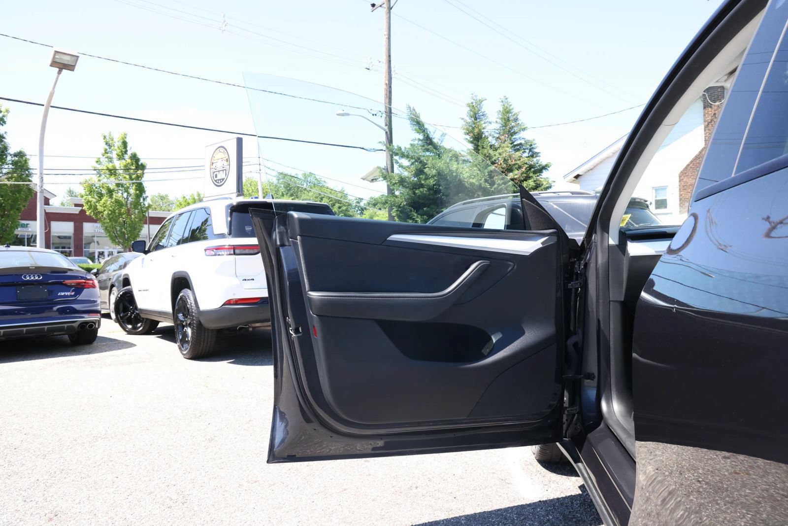 Used 2024 Tesla Model Y Long Range AWD/4WD image 22