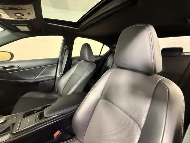 Used 2023 Lexus IS 300 w/ Comfort Package RWD image 15