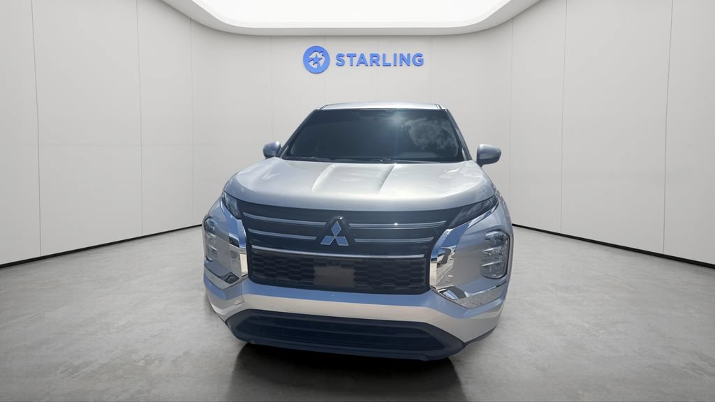 Used 2025 Mitsubishi Outlander ES FWD image 8