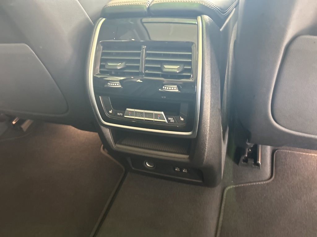 Used 2025 BMW X7 xDrive40i image 34