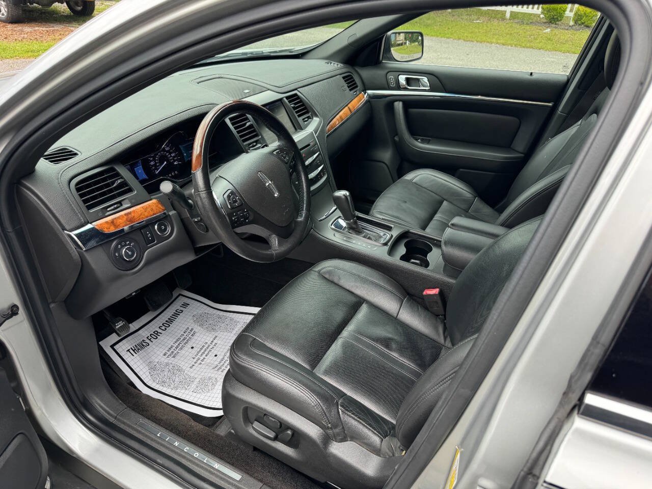 Used 2013 Lincoln MKS FWD image 9