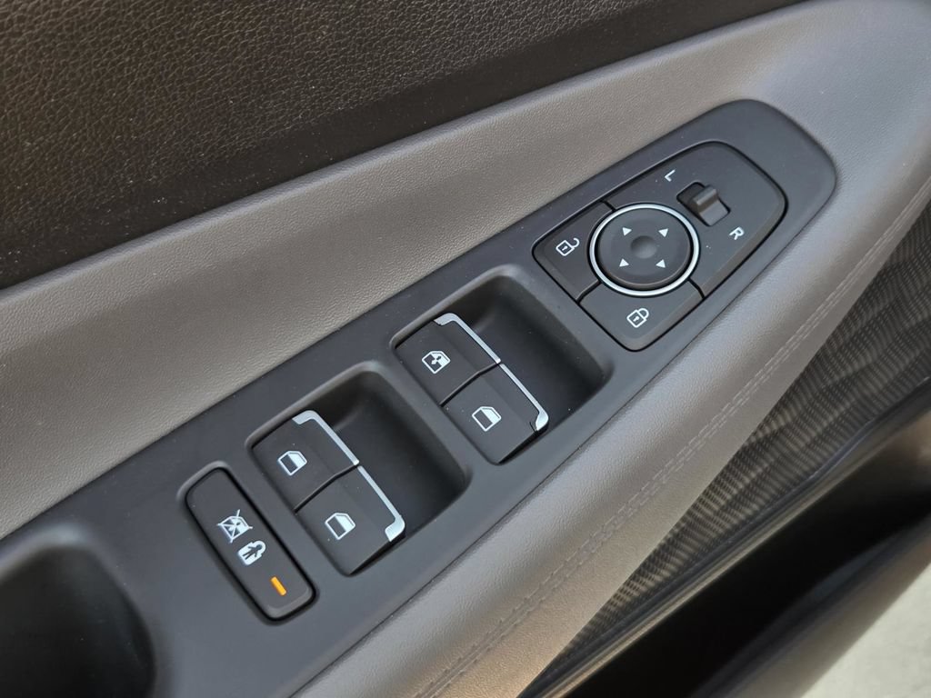 Used 2019 Hyundai Santa Fe SE FWD image 16