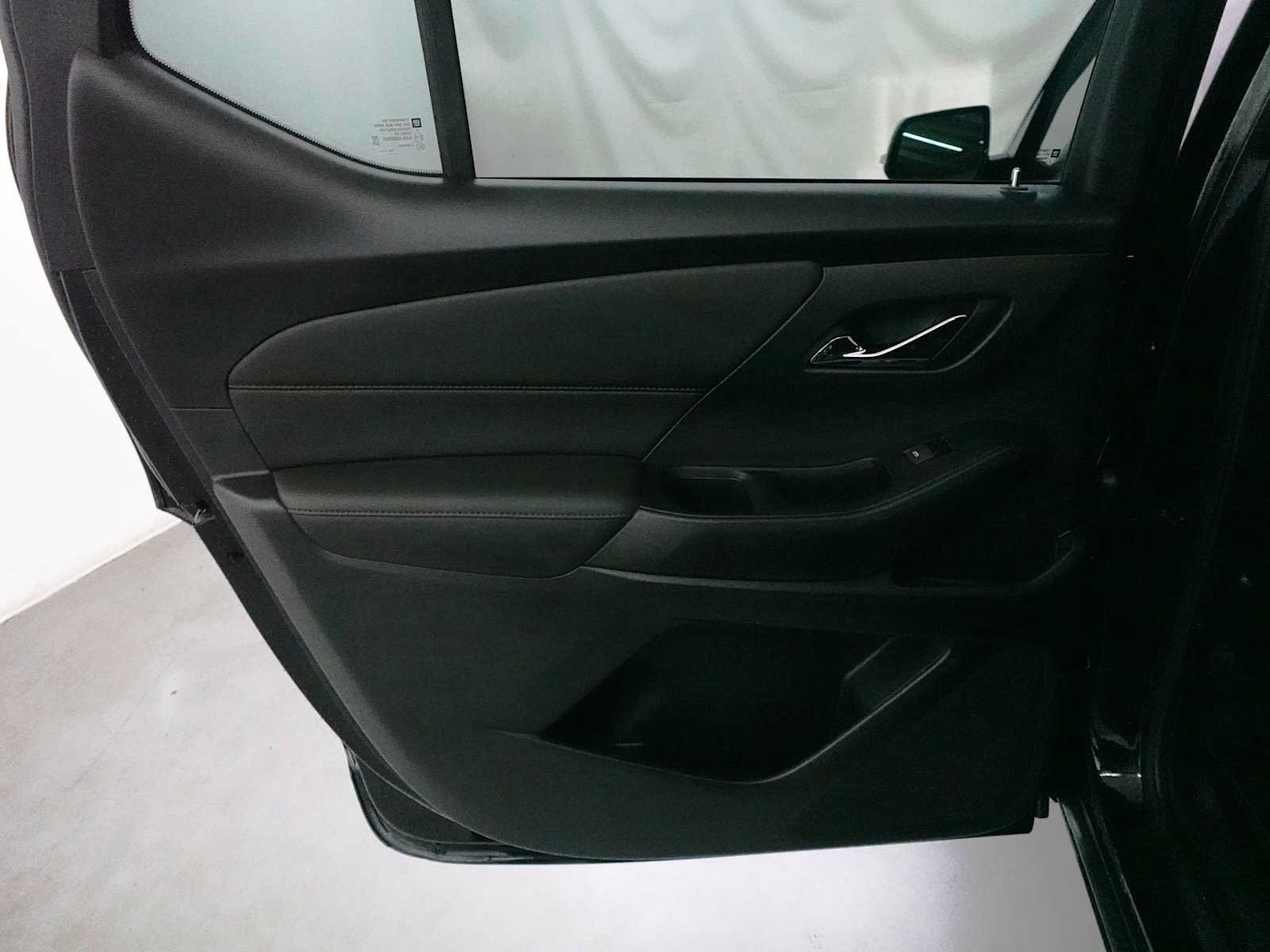 Used 2023 Chevrolet Traverse RS AWD/4WD image 25