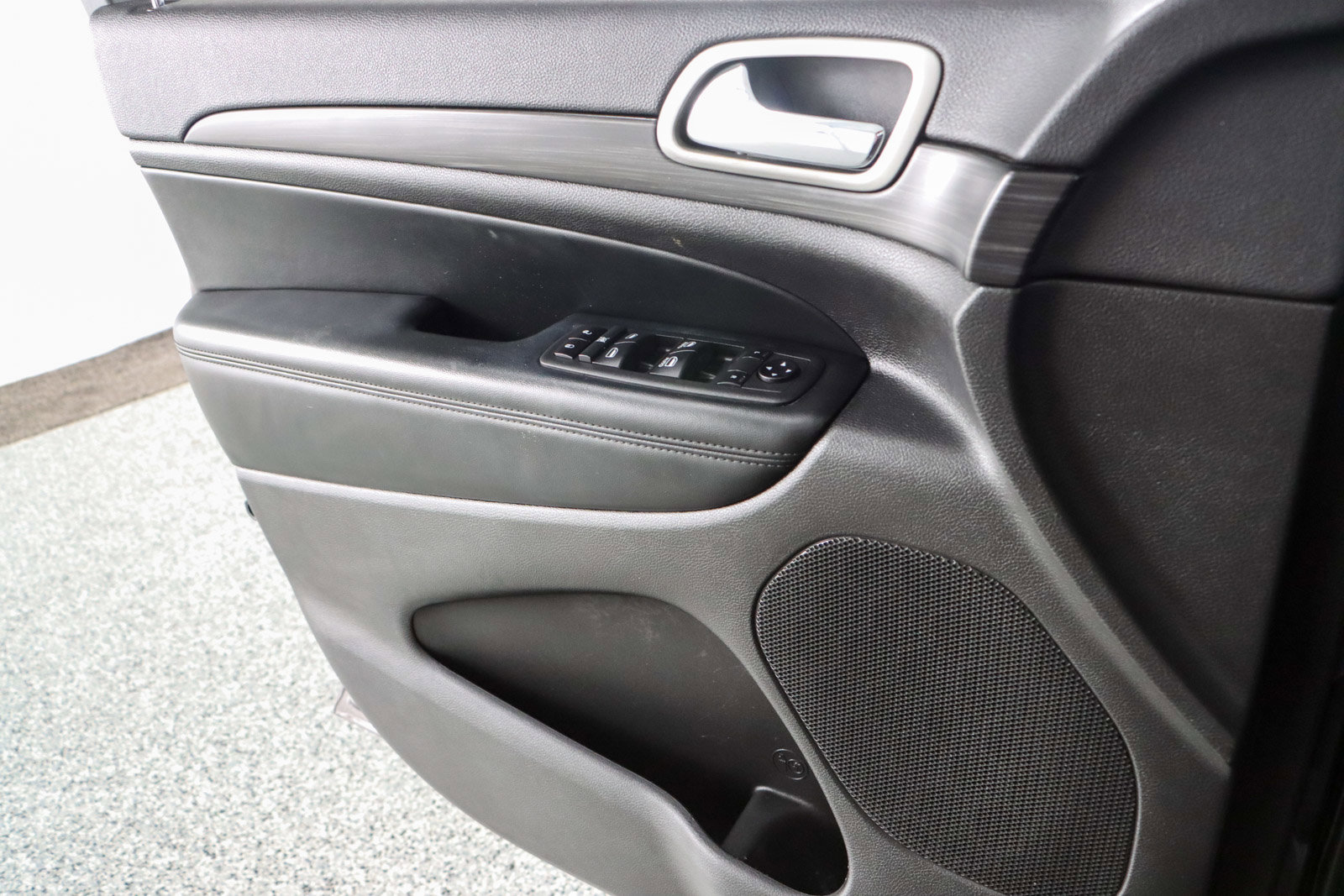 Used 2021 Jeep Grand Cherokee Laredo X image 21