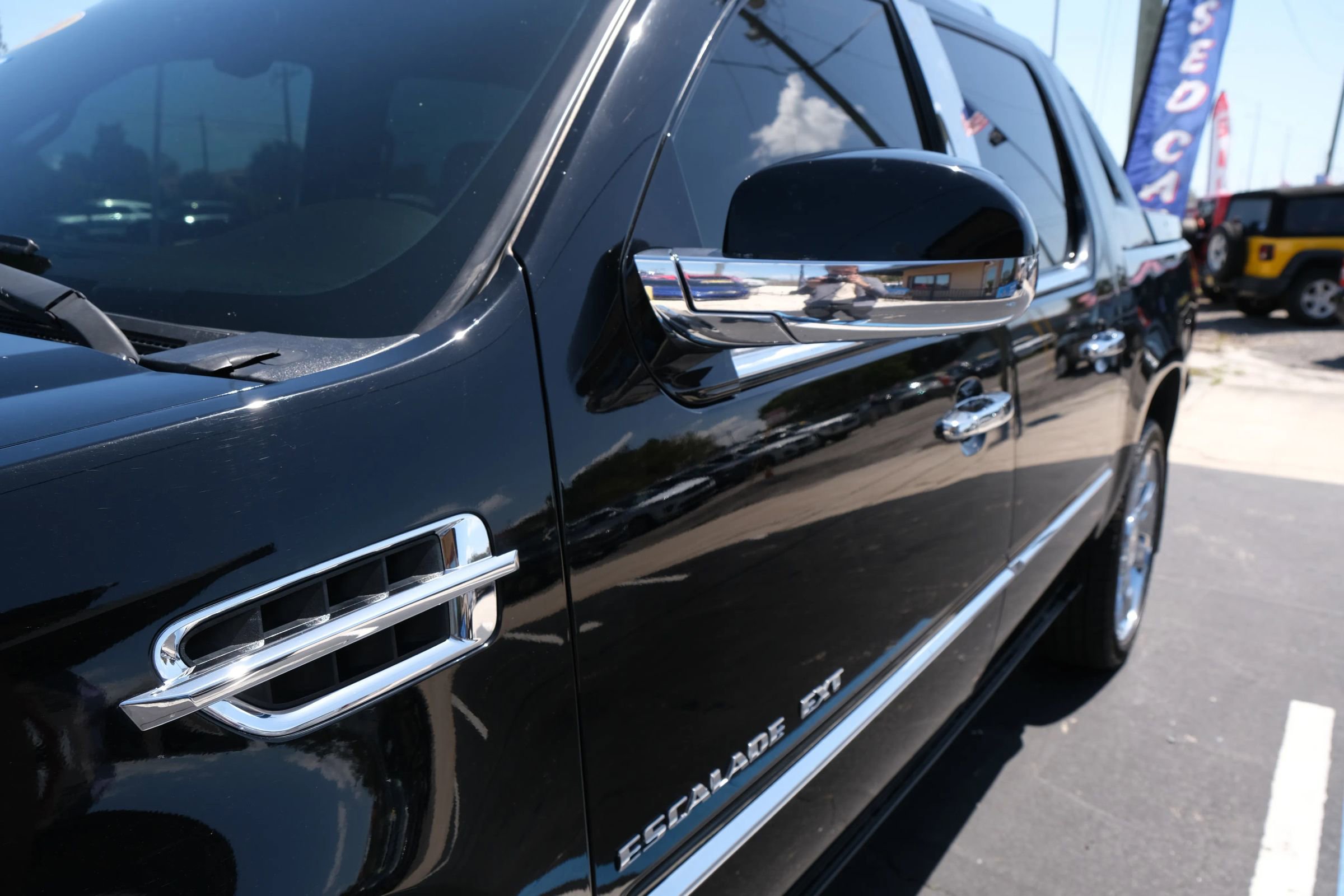 Used 2013 Cadillac Escalade EXT Premium image 12