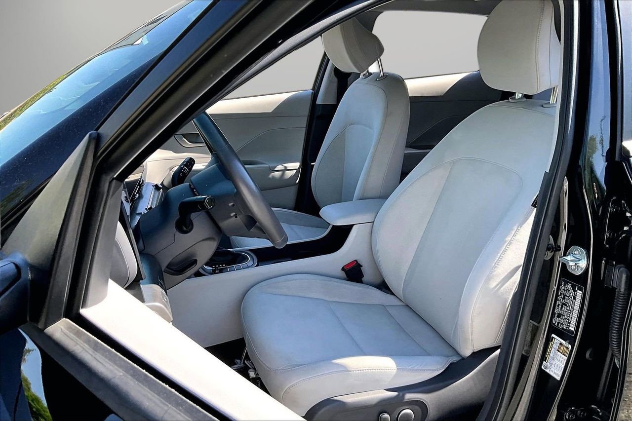 Used 2024 Hyundai Kona SEL FWD image 20