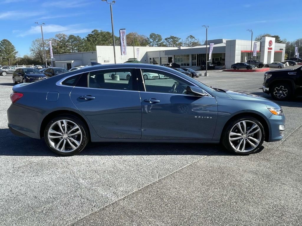 Used 2024 Chevrolet Malibu LT image 2