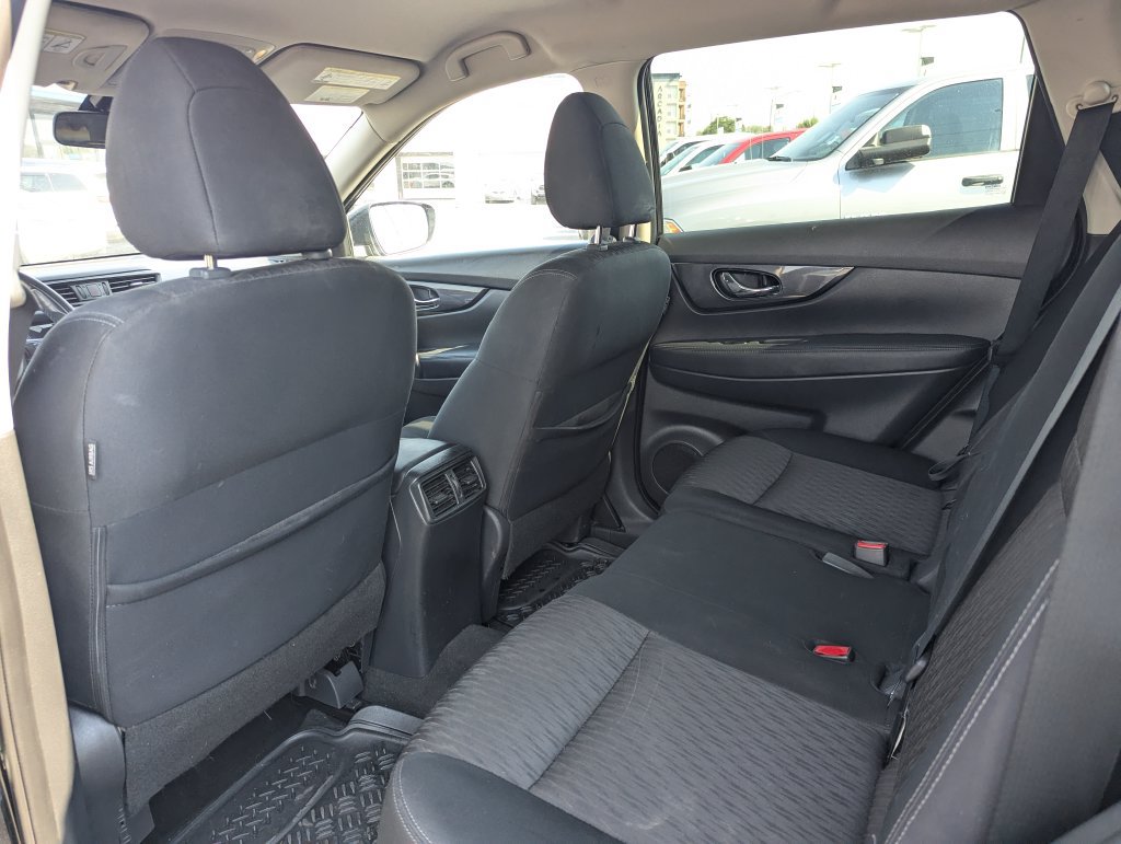 Used 2019 Nissan Rogue SV AWD/4WD image 31