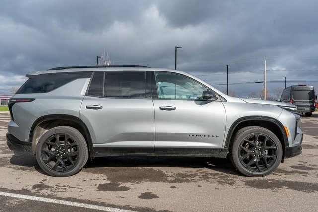 Used 2024 Chevrolet Traverse RS w/ LPO, Floor Liner Package image 5
