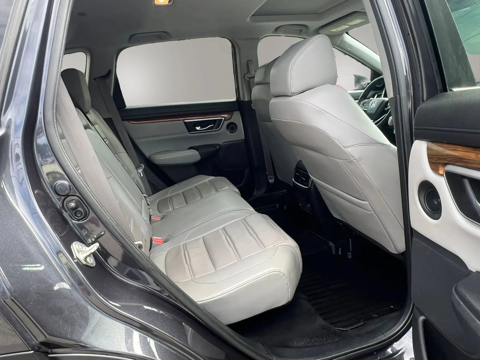 Used 2018 Honda CR-V Touring image 30