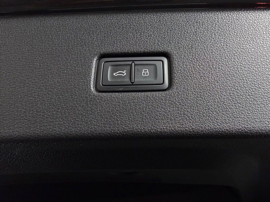 Used 2023 Audi Q8 Premium Plus w/ Premium Plus Package AWD/4WD image 31