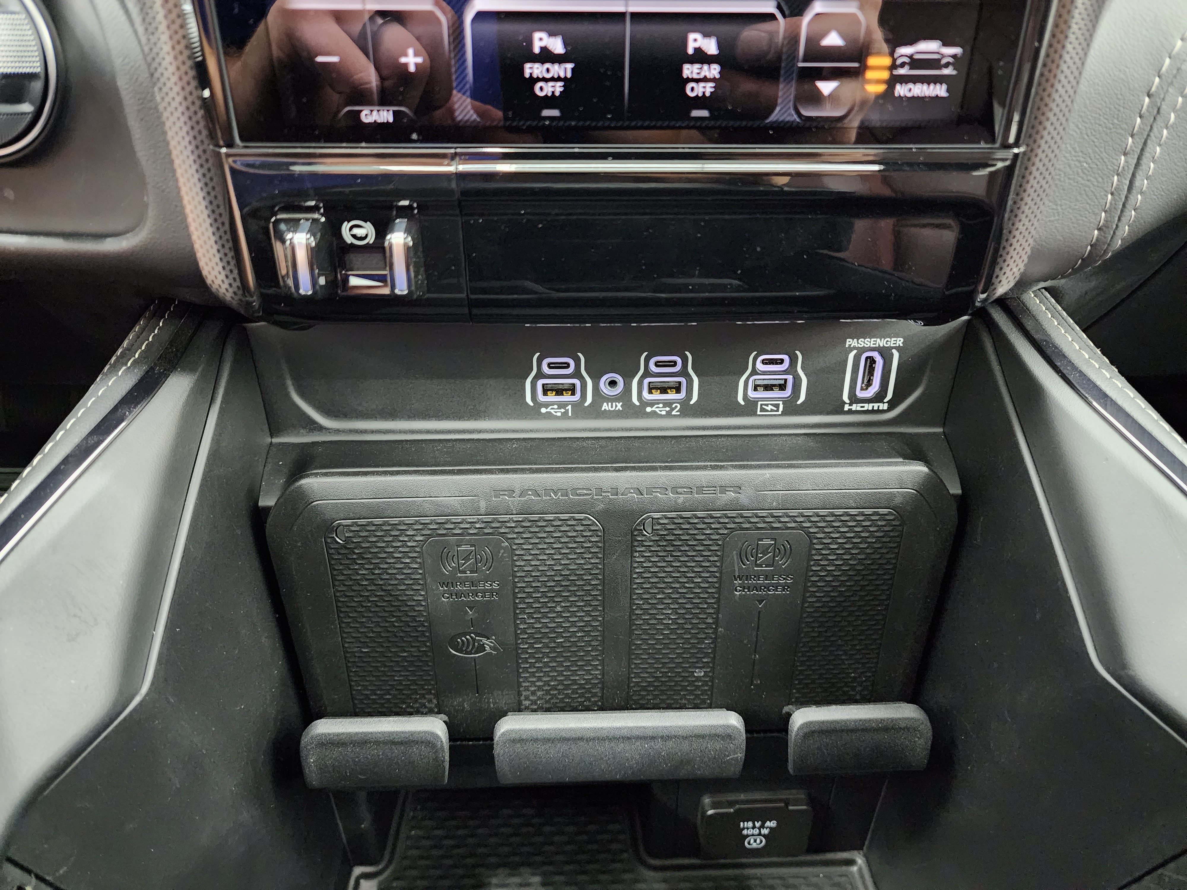 Used 2025 RAM 1500 Limited AWD/4WD image 18
