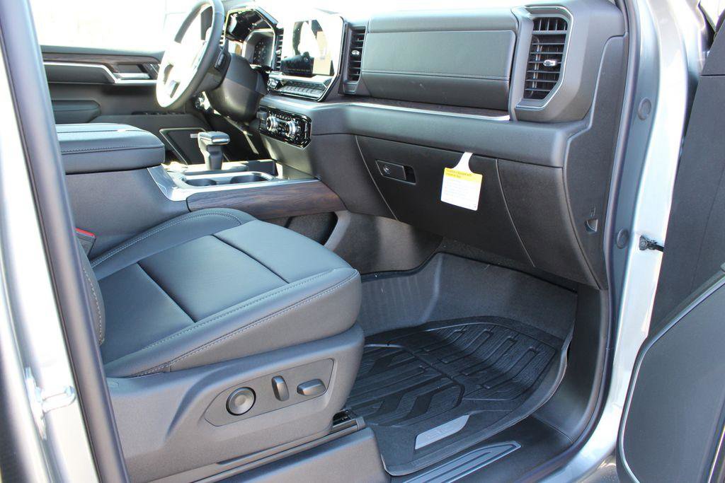 New 2026 GMC Sierra 1500 SLT w/ SLT Premium Plus Package image 6