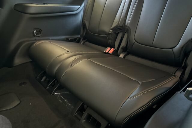 New 2026 Jeep Grand Cherokee L Limited AWD/4WD image 12
