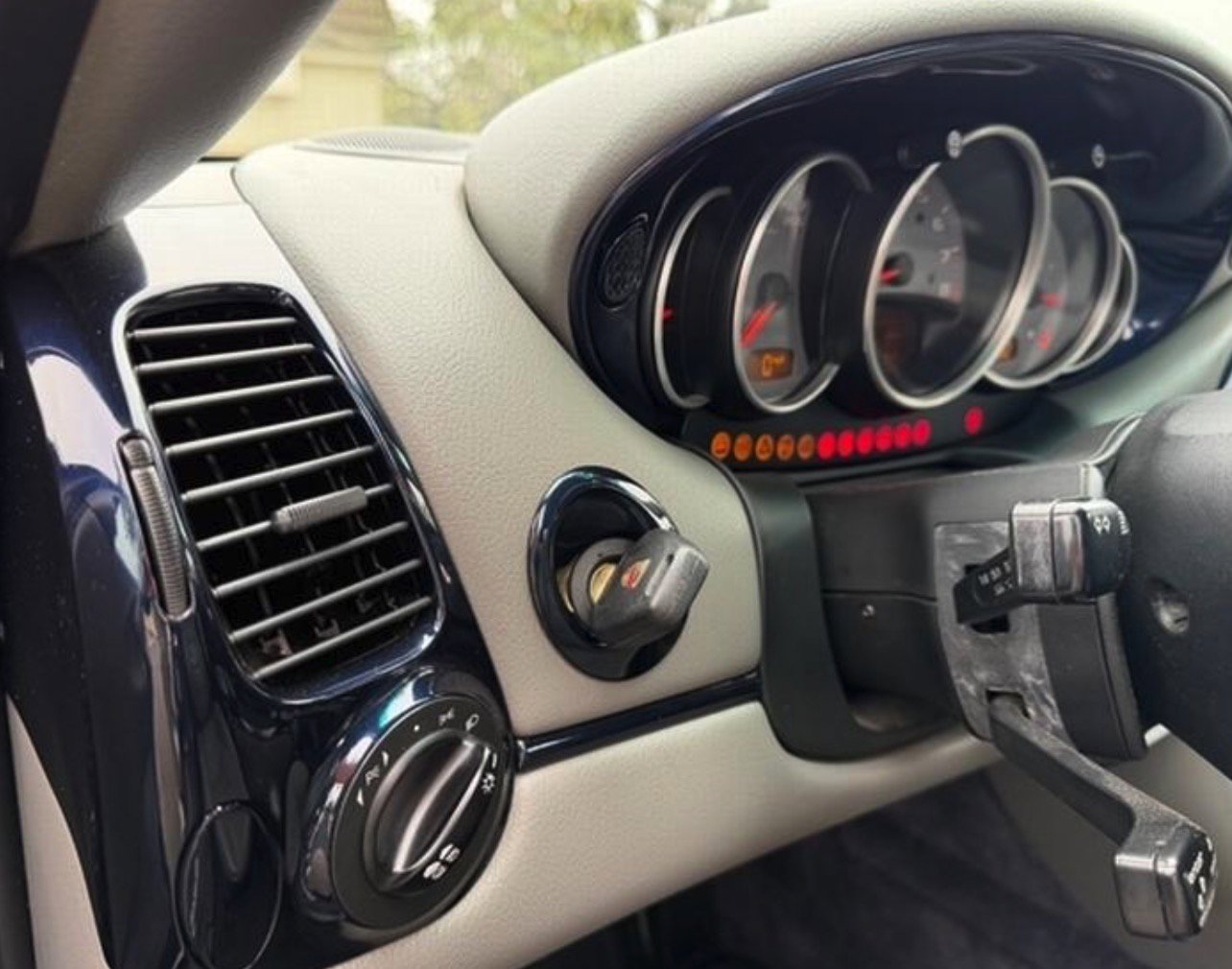 Used 2003 Porsche 911 Carrera image 6