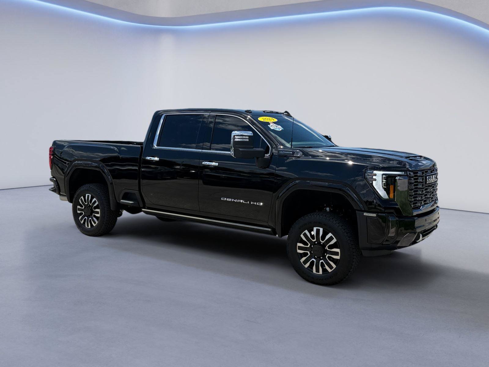 Used 2024 GMC Sierra 2500 Denali Ultimate AWD/4WD image 1