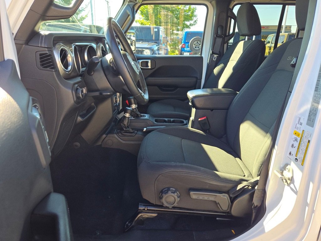 Used 2018 Jeep Wrangler Unlimited Sahara w/ Cold Weather Group image 23