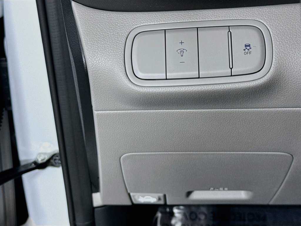 Used 2025 Hyundai Venue SEL FWD image 20