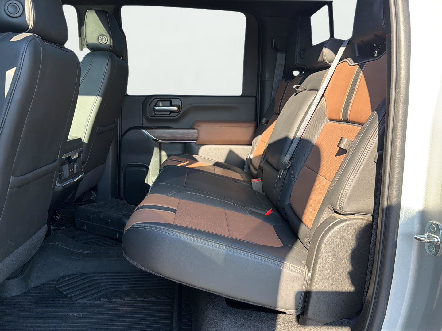 Certified 2022 Chevrolet Silverado 2500 High Country w/ LPO, Hitch Package AWD/4WD image 18