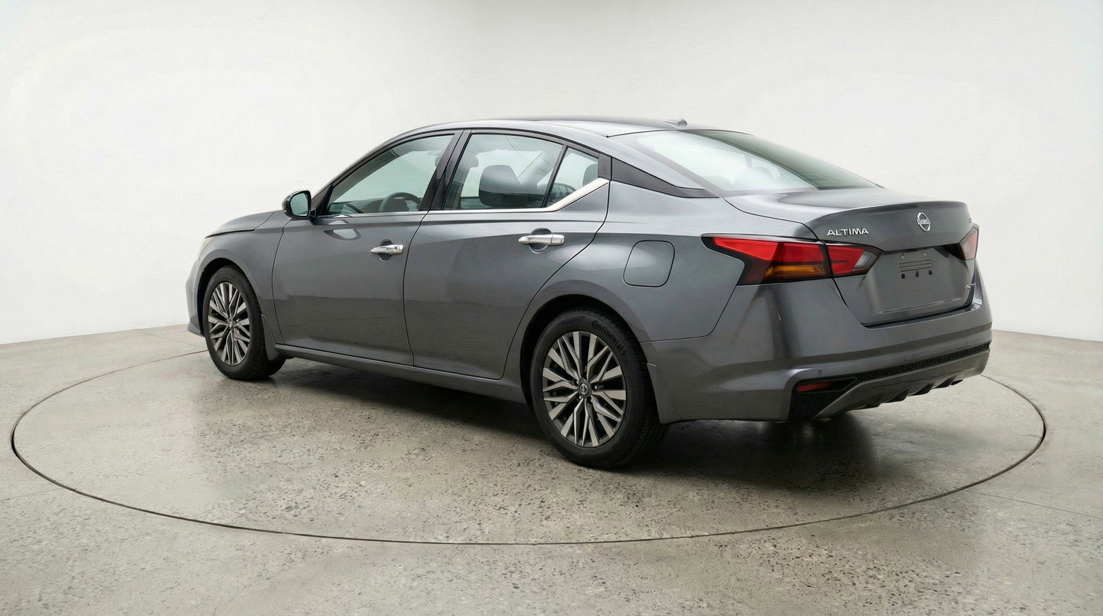Used 2025 Nissan Altima 2.5 SV image 6