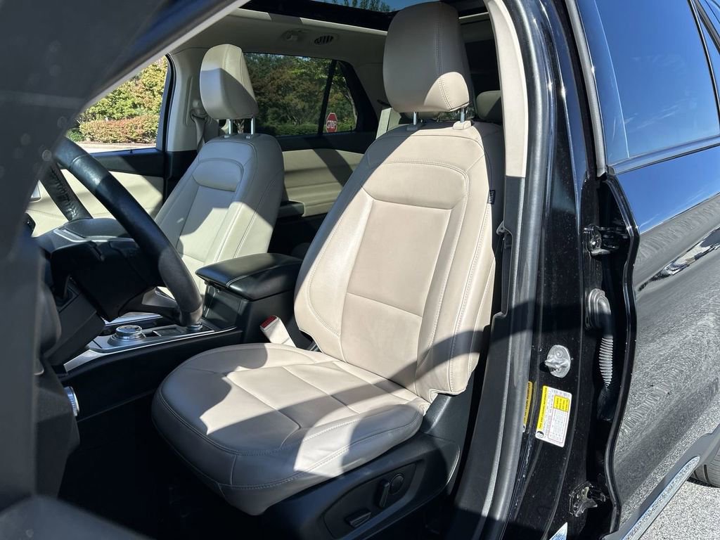 Used 2022 Ford Explorer XLT w/ Equipment Group 202A image 58