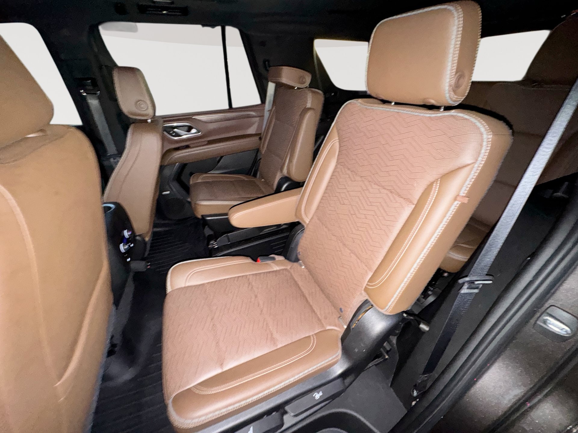 Used 2021 Chevrolet Tahoe High Country w/ Premium Package AWD/4WD image 26