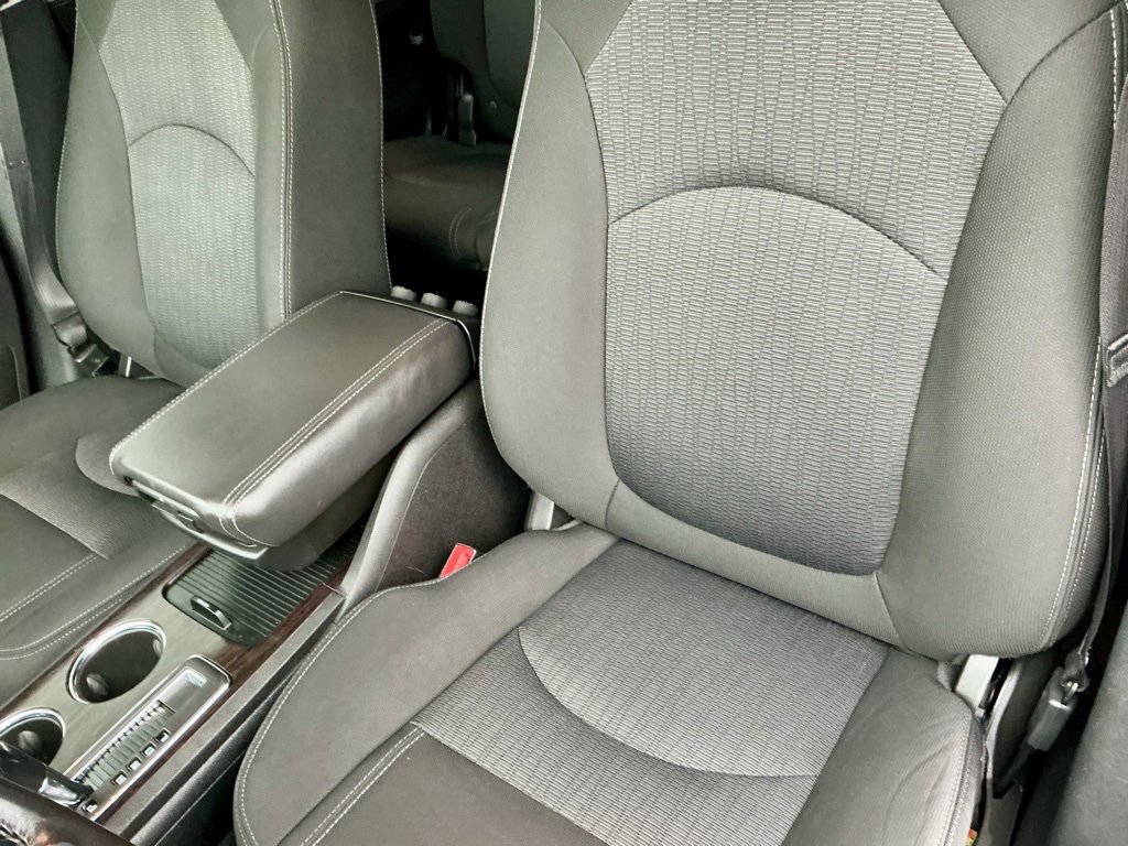 Used 2016 Chevrolet Traverse LT w/ Style and Technology Package image 39