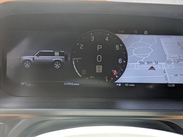 Used 2024 Land Rover Defender 110 X-Dynamic SE AWD/4WD image 9