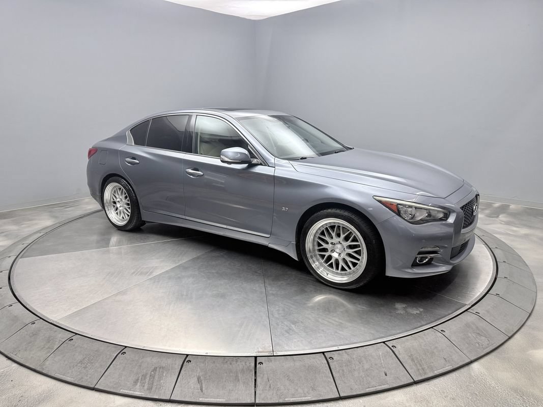 Used 2015 INFINITI Q50 Premium w/ Technology Package AWD/4WD image 3